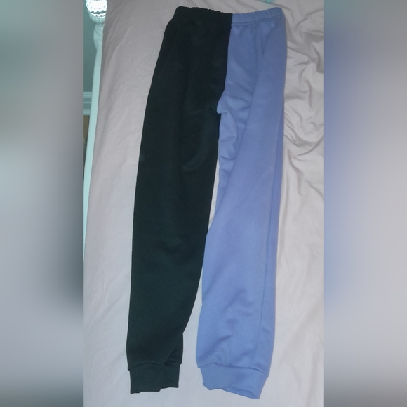 Jogging - Picture 2 of 2